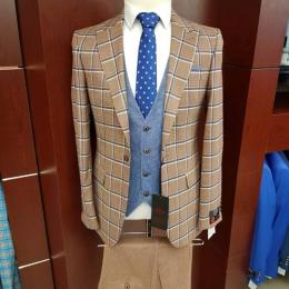 LUXURY STRIPES ON MEN'S 3 PIECE SUIT|SUT 025 (AVAILABLE IN ALL SIZES