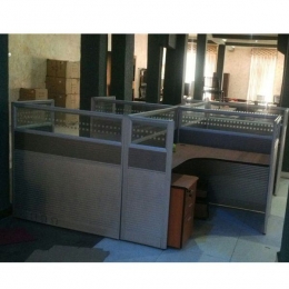 4-Men Workstation with Pedestals