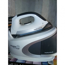 Morphy Richards Exquisite Pressurised Steam-Generator Iron -- 2 Ltrs Morphy Richards Power Steam Multi-Colour